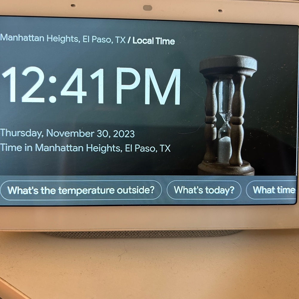 Google Nest Hub 7” Smart Display with Google Assistant (1st Gen) - Chalk